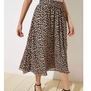 LOFT Leopard Print Smocked Pull On Maxi Skirt w/ pockets - Medium